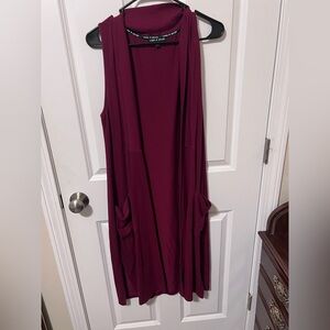 Sleeveless Burgundy Cardigan with Pockets
